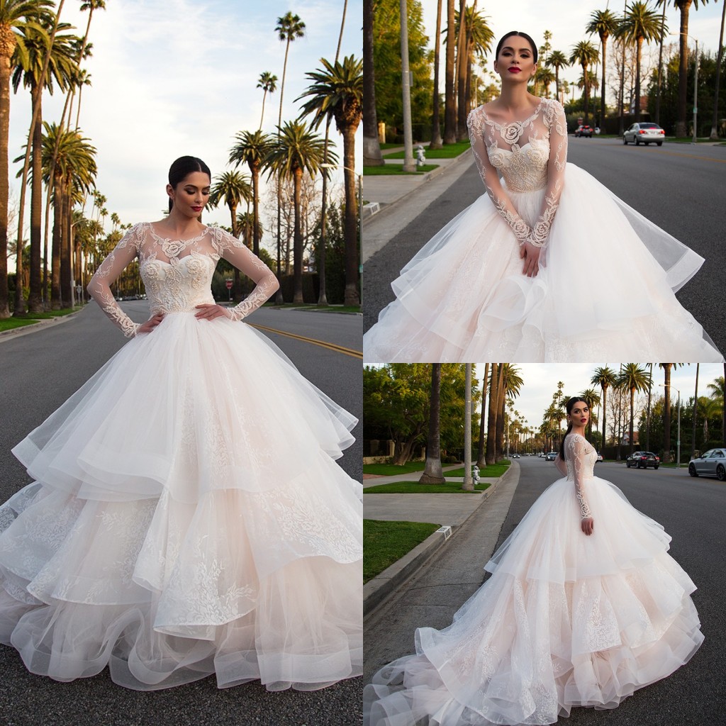 New Design Sweep Train 2019 Ball Gown Wedding Dress Scoop Long Sleeve Illusion Sweetheart Tulle Tiered Skirts Appliques Country Wedding Gown, Red
New Design Sweep Train 2019 Ball Gown Wedding Dress Scoop Long Sleeve Illusion Sweetheart Tulle Tiered Skirts Appliques Country Wedding Gown, Red