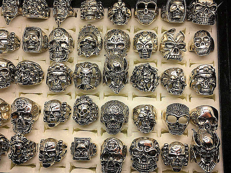 Men039s Fashion 50pcs Lots Top Mix Style Big Size Skull Carved Biker Silver Plated Rings jewelry Skeleton Ring