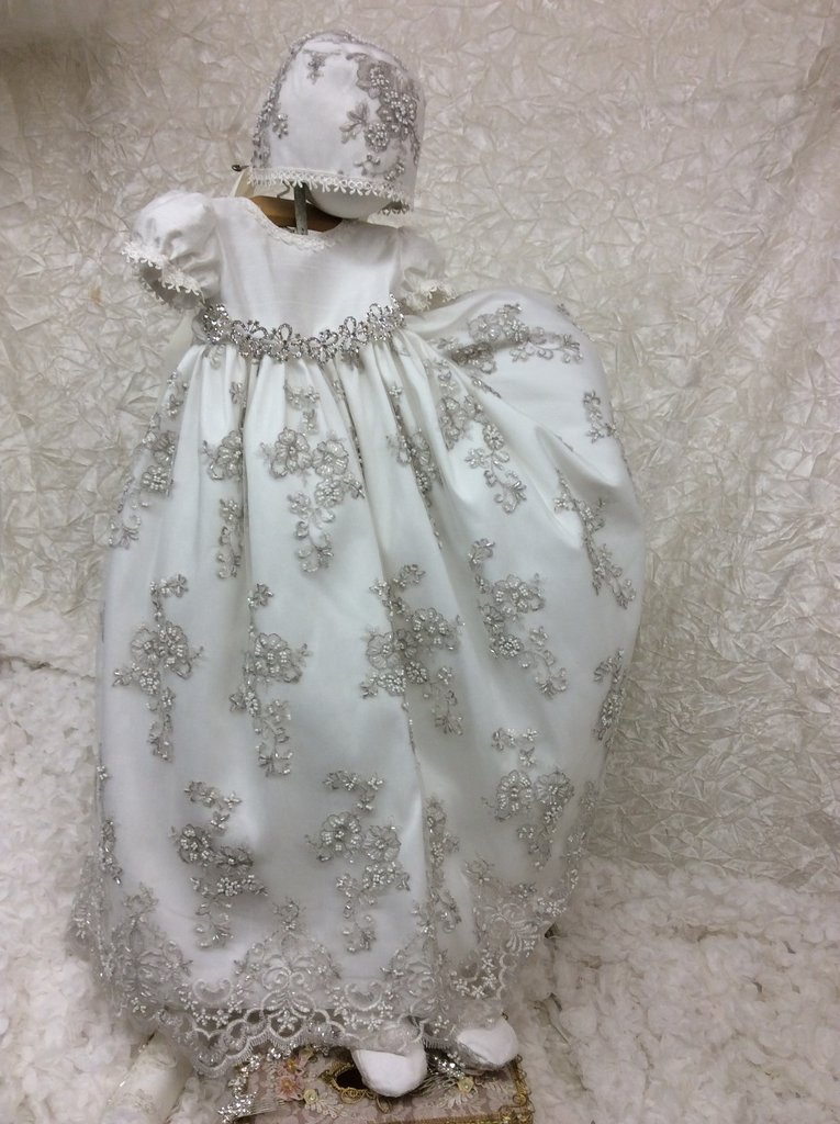 2019 Designer New Christening Gowns For Baby Girls Jewel Neck Lace Appliqued Baptism Dresses First Communication Dress With Bonnet