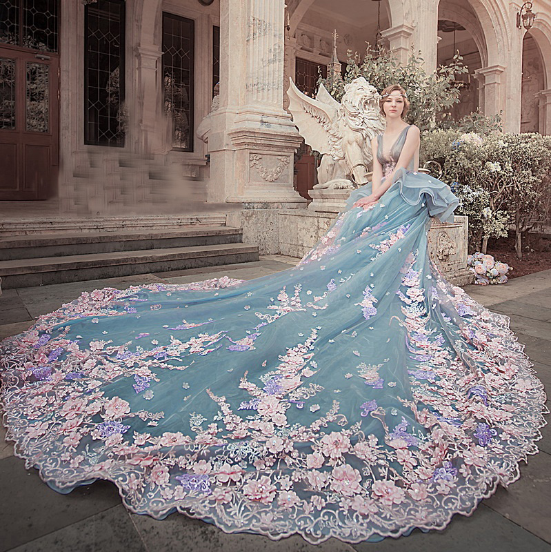 Pink 3D Floral-Appliques Long Wedding Dresses Charming V-Neck Sexy Sheer Backless Wedding Gowns 2017 Stunning Fairy Tulle Bridal Dresses, Red
Pink 3D Floral-Appliques Long Wedding Dresses Charming V-Neck Sexy Sheer Backless Wedding Gowns 2017 Stunning Fairy Tulle Bridal Dresses, Red
