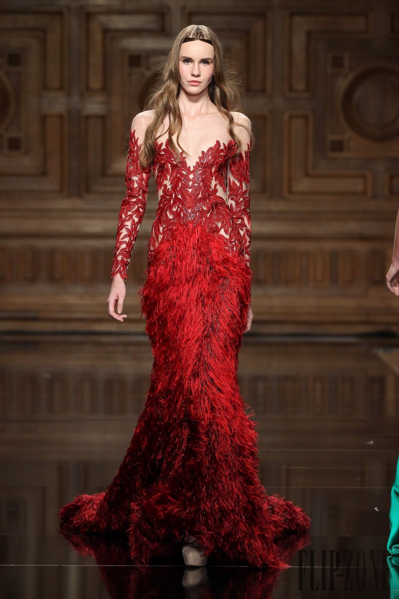 Red Elegant Feather Dresses Evening Wear With Long Sleeves Sheer Jewel Neck Appliqued Prom Gowns Mermaid Sweep Train Formal Dress