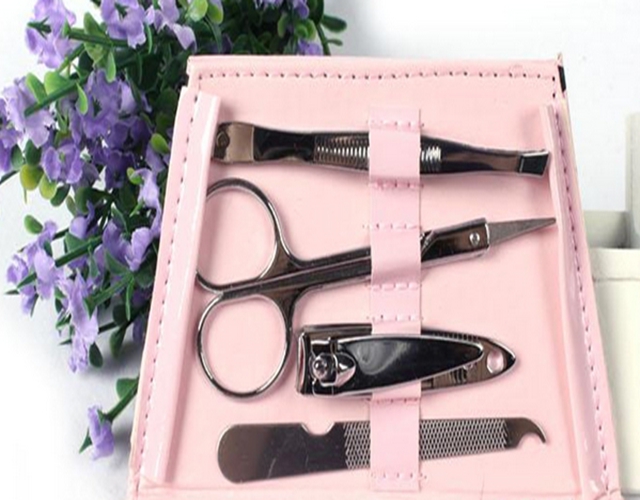 50sets/lot Free Shipping Bridal Shower Favors Pedicure Set Pink Polka Dot Purse Manicure Set Wedding Party Gift Favors