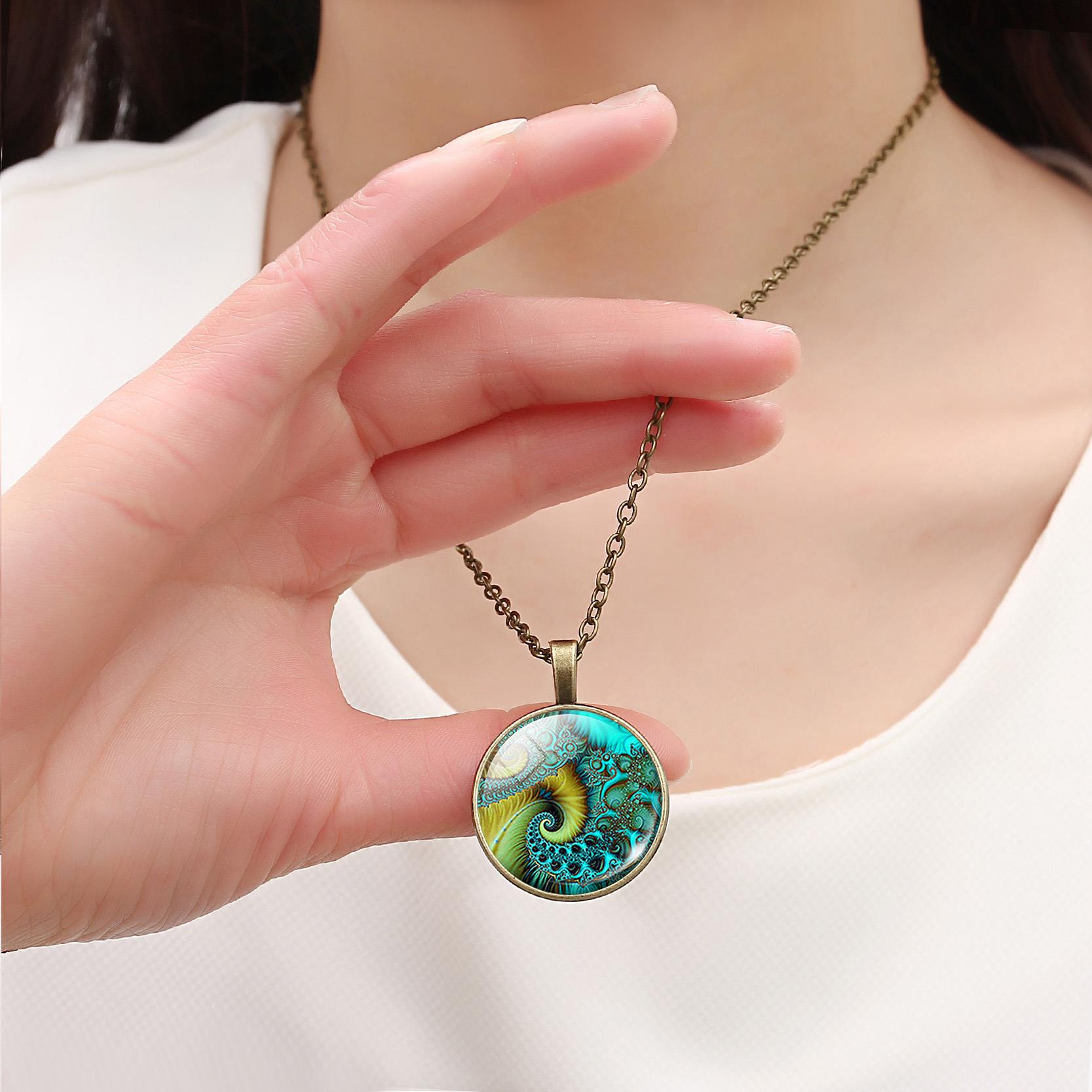 Wholesale-FIBONACCI Spiral Pendant Necklace Fractal Necklace Sacred Geometry Necklace Fashion Silver Color Statement Chain Necklace