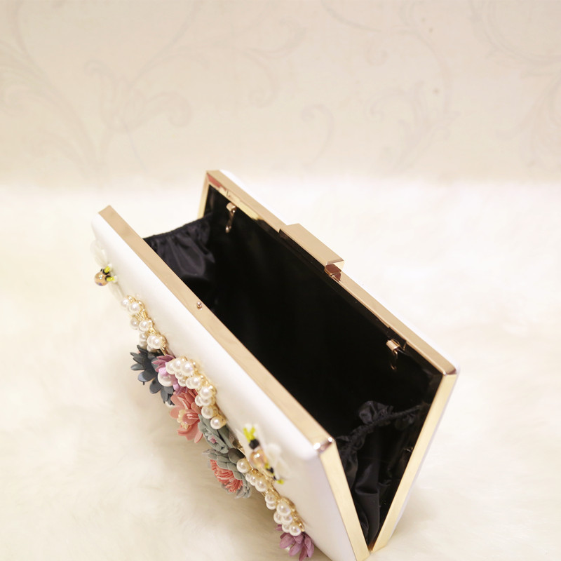 Fashion Pearls Bridal Hand Bags With Flowers Dragonfly Clutches For Wedding Jewelry Prom Evening Party Bag 20CM*15CM