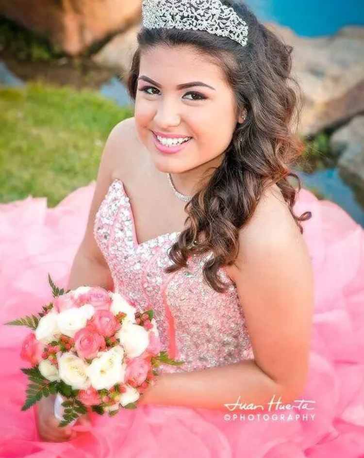 2017 Pink Organza Ruffles Ball Gown Quinceanera Dresses Exquisite Rhinestones Crystal Beaded Sweetheart Lace Up Back Sweet 15 Gowns EN9281