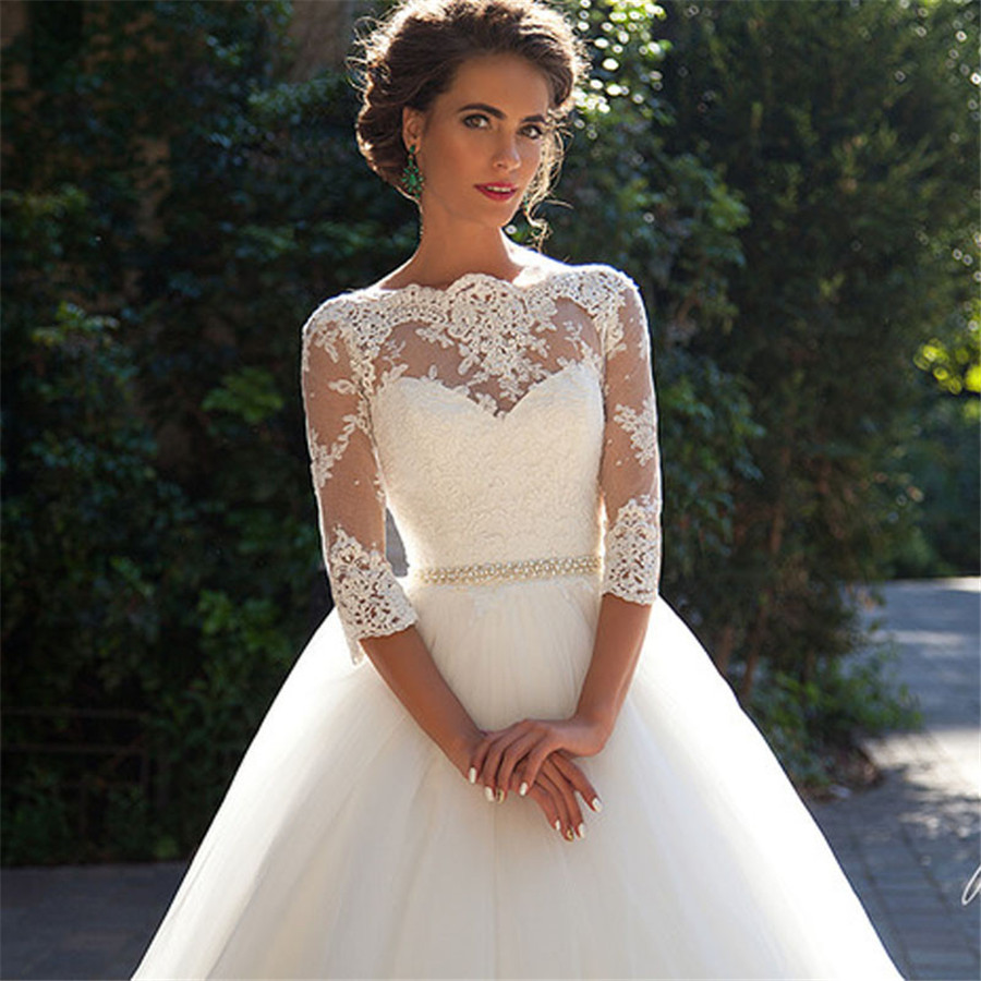 2025 Tulle Beautiful Bride Gowns Fashion Appliques Lace Bateau Necke Half Sleeve Wedding Dresses with Beading Sash