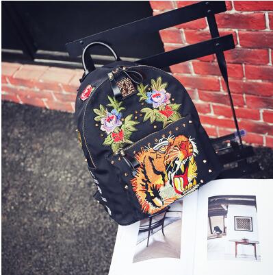 Korean goods JTXS genuine shoulder bag female Korean version of the backpack tide cloth personality tiger head embroidery Oxford spinning ba, Army green
Korean goods JTXS genuine shoulder bag female Korean version of the backpack tide cloth personality tiger head embroidery Oxford spinning ba, Army green