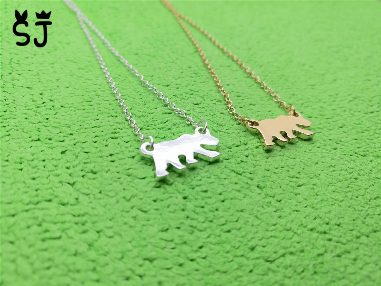 30PCS- N006 Tiny Gold Silver Polar Bear Necklaces Thin Bruin Necklace White Sea Bear Necklace USA California Cali Bear Necklaces
30PCS- N006 Tiny Gold Silver Polar Bear Necklaces Thin Bruin Necklace White Sea Bear Necklace USA California Cali Bear Necklaces