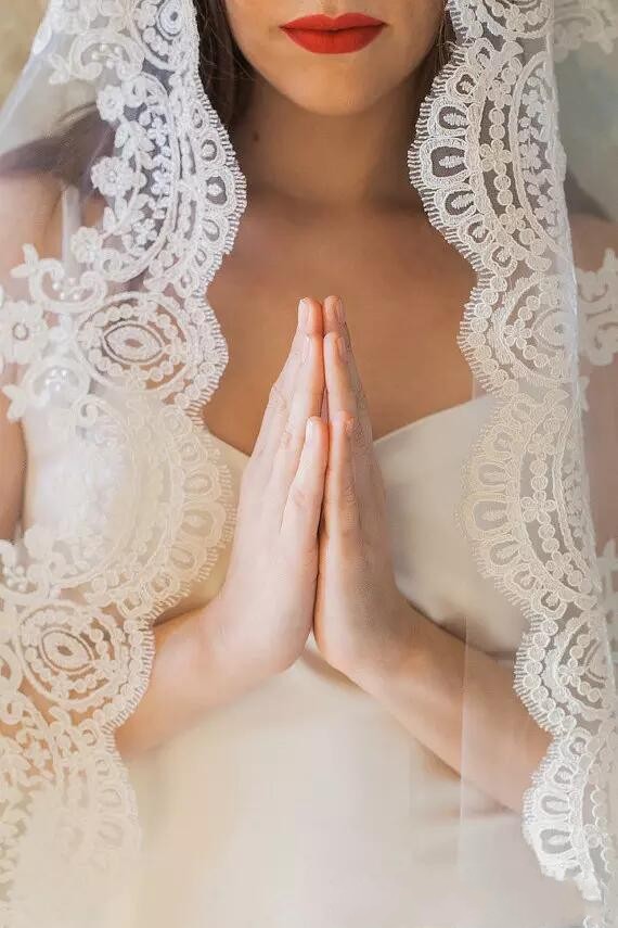 chic luxury bridal veil with 3 meters of elegance vintage charm