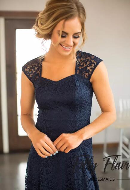 2019 Casual Navy Blue Lace Bridesmaids Dresses Short Cheap Portrait Cut Out Back Beach Knee Length Maid Of Honor Gown Custom Made EN7201