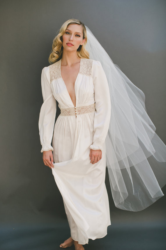 Two Layer White Ivory Champagne Wedding Veil Waltz Length Cut Edge Bridal Veil Cuastom Color 121a
Two Layer White Ivory Champagne Wedding Veil Waltz Length Cut Edge Bridal Veil Cuastom Color 121a