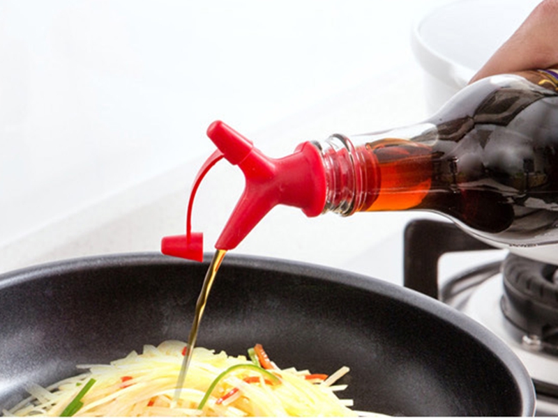 100pcs/lot Silicone Double Soy Sauce Liquid Red Wine Pourers Flow Wine Bottle Stoppers Pour Spout Bottle Stopper Decanter Pourer Aerating