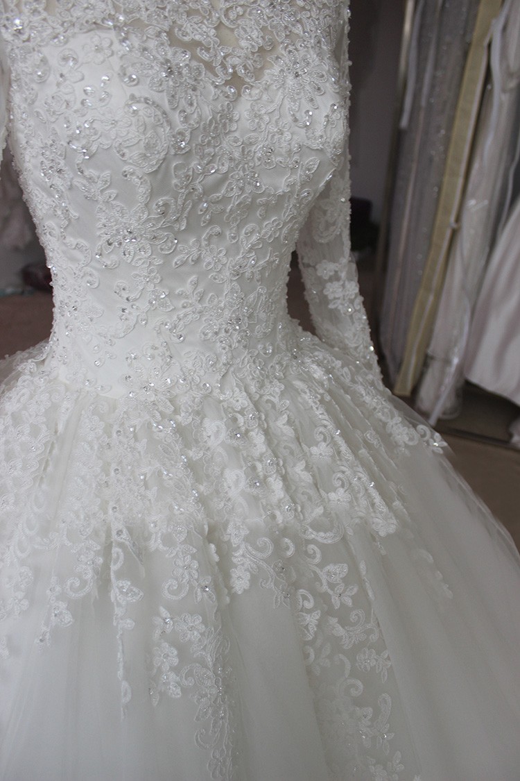 White Ivory Plus Size Wedding Dress Illusion Long Sleeve Sheer Neck Beaded Lace Applique Muslim Vestido De Noiva Ball Gown Real Photo