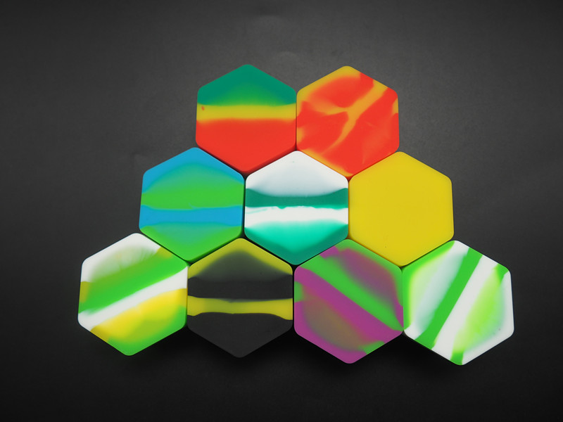 Free shipping!Cheapest hexagon shape non-stick silicone jars dab wax vaporizer oil container 26 ml
Free shipping!Cheapest hexagon shape non-stick silicone jars dab wax vaporizer oil container 26 ml