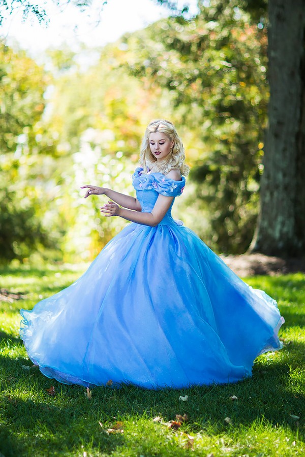 Off Shoulder Prom Dresses Beaded Applique Ball Gown Party Dress Floor Length Plus Size Gothic Evening Gowns