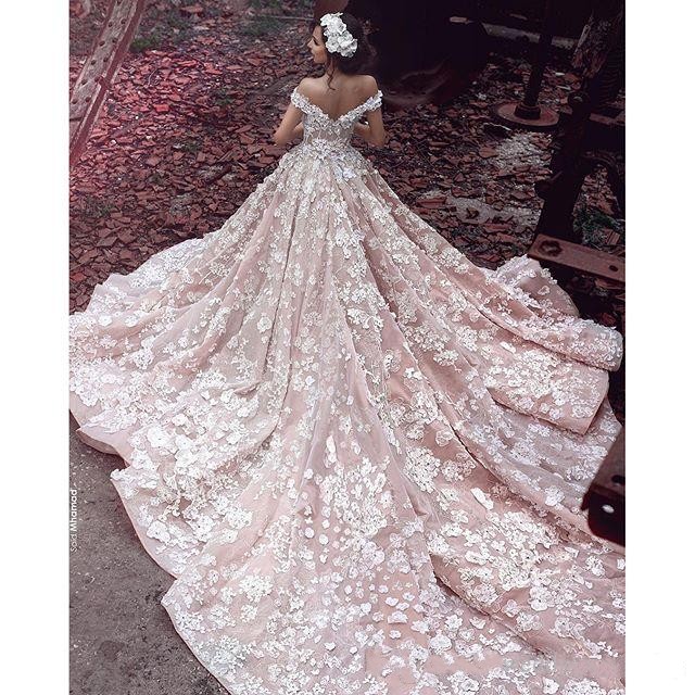 Pink Off Blush Shoulder Ball Gown Wedding Dresses Lace Appliques Beads 3D wers Long Cathedral Train Princess Formal Bridal Gowns S