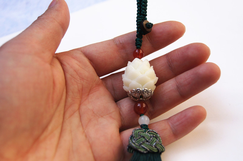 Manual sculpture natural white bodhi root lotus tassel hidden honeysuckle lucky charm waist pendant