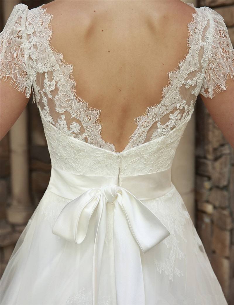 2017 Elegant V-Neck Backless Crystal Lace A-Line Wedding Dresses With Appliques Plus Size Wedding Party Bridal Gowns Vestido De Novia BW02