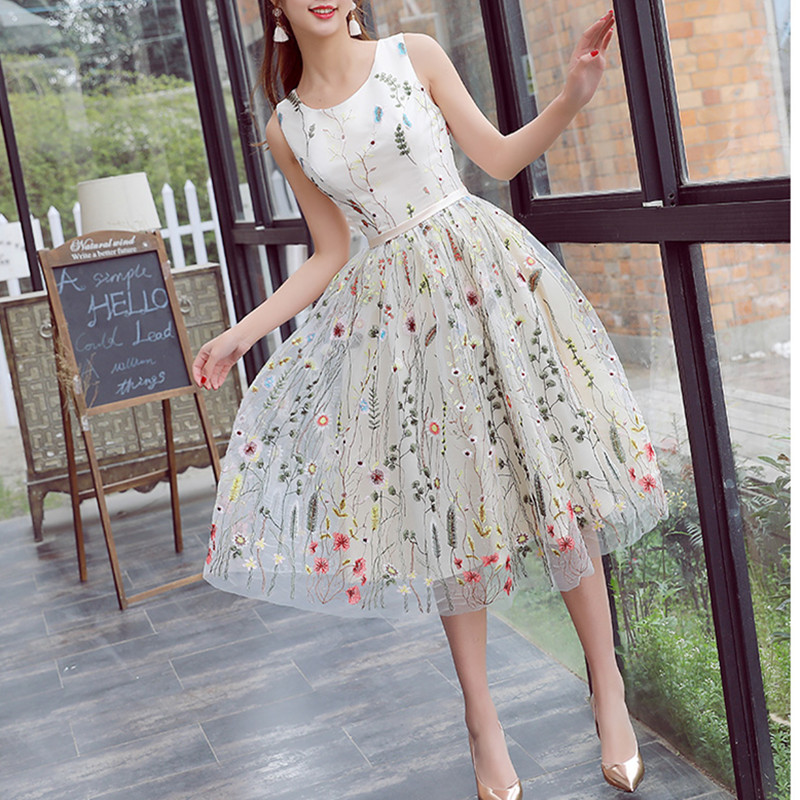 Romantic Floral Short Evening Dresses 2019 Popular New Organza A-line Tea Length Embroidery Prom Dresses Formal Party Gowns Hot Selling E153, Same as picture
Romantic Floral Short Evening Dresses 2019 Popular New Organza A-line Tea Length Embroidery Prom Dresses Formal Party Gowns Hot Selling E153, Same as picture