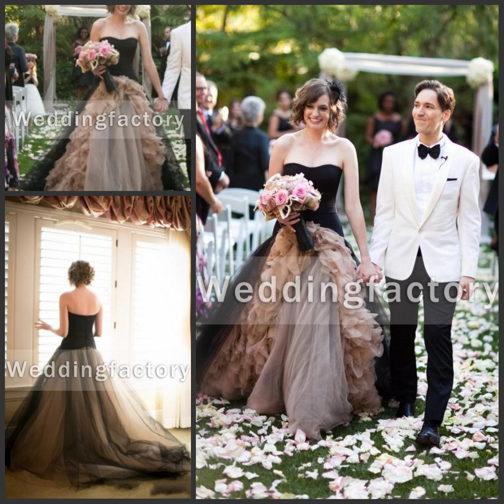 2024 Fabulous Champagne Black Gothic Wedding Dress Ball Gown A Line Strapless Ruffles Tulle Zipper Back Sweep Train Vintage Bridal Gowns 436