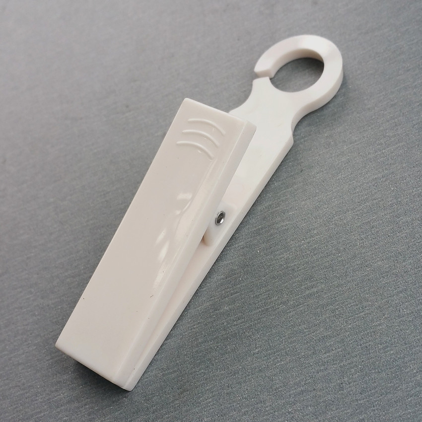 Plastic Display Sign Card Holder Price Tag Memo Hook Clip 13x70mm White or Black For Hanging Up Small Items 20pcs Free Shipping
Plastic Display Sign Card Holder Price Tag Memo Hook Clip 13x70mm White or Black For Hanging Up Small Items 20pcs Free Shipping