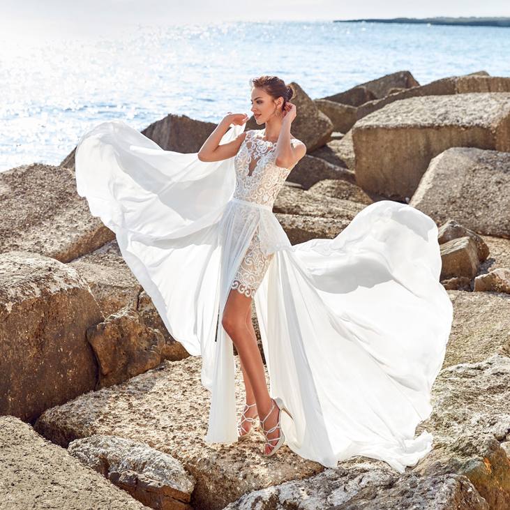 Lace Bohemian Wedding Dresses With Detachable Train Beach Bridal Gowns Sheer Bateau Neck Backless Boho Appliques Knee Length Vestidos