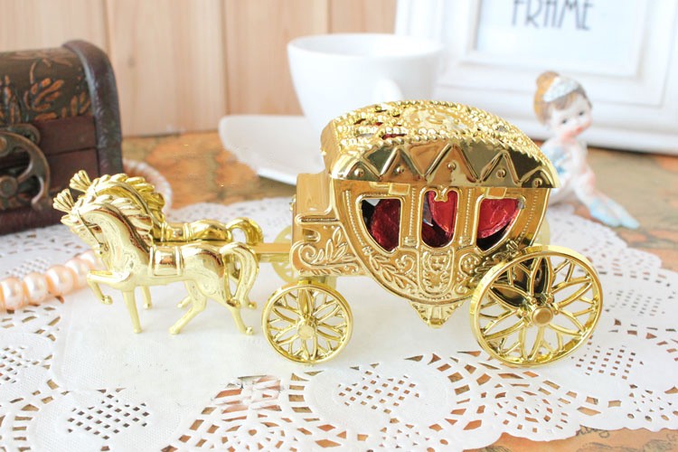 Carriage Styles Holder Candy Favor Boxes Golden European Wedding Candy Wedding Romantic Bags Gift Chocolate Boxes Pobeq, Red;black
Carriage Styles Holder Candy Favor Boxes Golden European Wedding Candy Wedding Romantic Bags Gift Chocolate Boxes Pobeq, Red;black