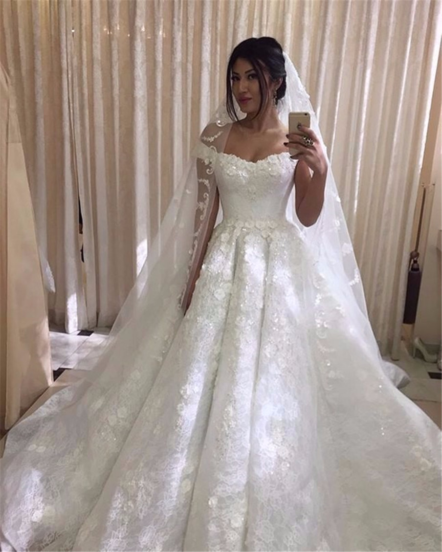 Off the Shoulder V-neck 3D Flowers Lace Applique Puffy Ball Gowns Wedding Dress Royal Style Fashion White Lace Bridal Dresses
