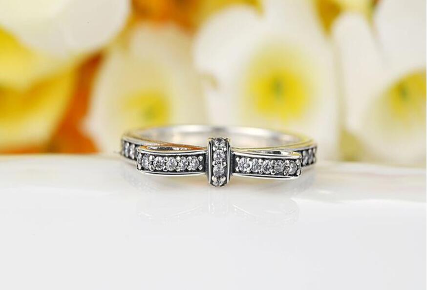 Brand Desgin Luxury Jewelry 925 Sterling Silver White Sapphire CZ Diamond Gemstones Birthstone Wedding Women Bow Ring Gift Size 5/6/7/8/9