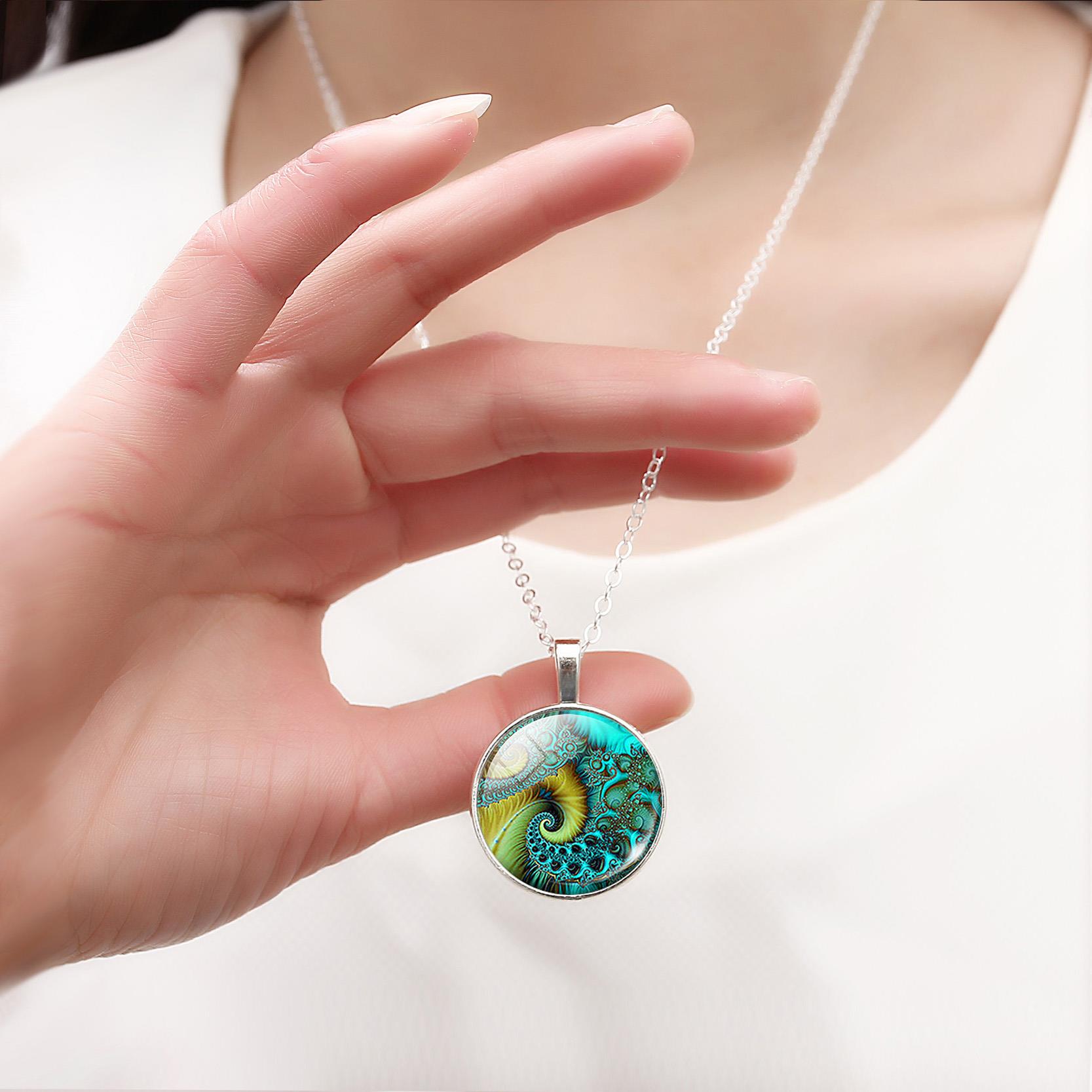 Wholesale-FIBONACCI Spiral Pendant Necklace Fractal Necklace Sacred Geometry Necklace Fashion Silver Color Statement Chain Necklace