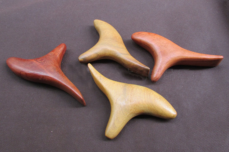 Triangle Vietnam Fragrant Wood Massage Trigeminal Scrap Lymphatic Drainage Shiatsu Body Massager Blood Circulation Acupuncture ZA1912