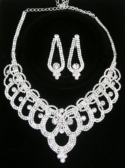 High Quality Shining Beaded Crystals Bridal tiaras crown Wedding Crown necklace set Bridal Crown Headband Hair Accessories Party Tiara HT143