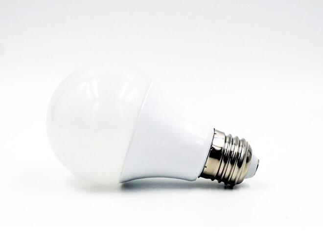 E27 LED Bulb Light Plastic Cover Aluminum 270 Degree Globe Lamp Warm/Cool White Lighting Source