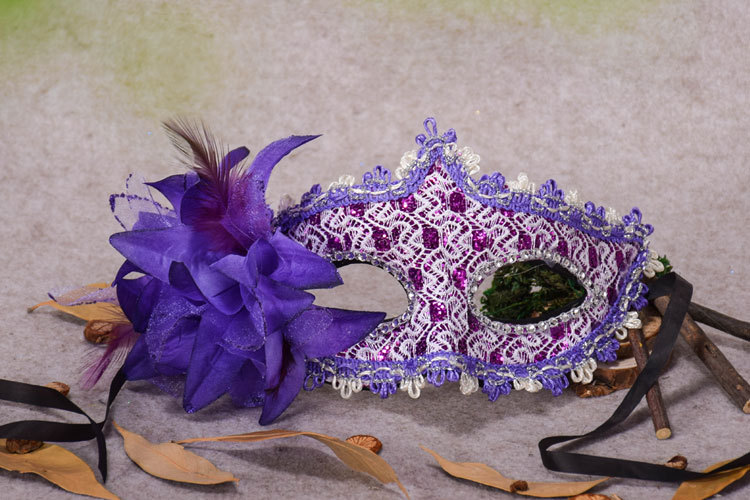 Sexy Masquerade Masks Black/White Lace Bridal Halloween Masks Venetian Half Face Mask for Christmas Cosplay Party Eye Masks CPA917