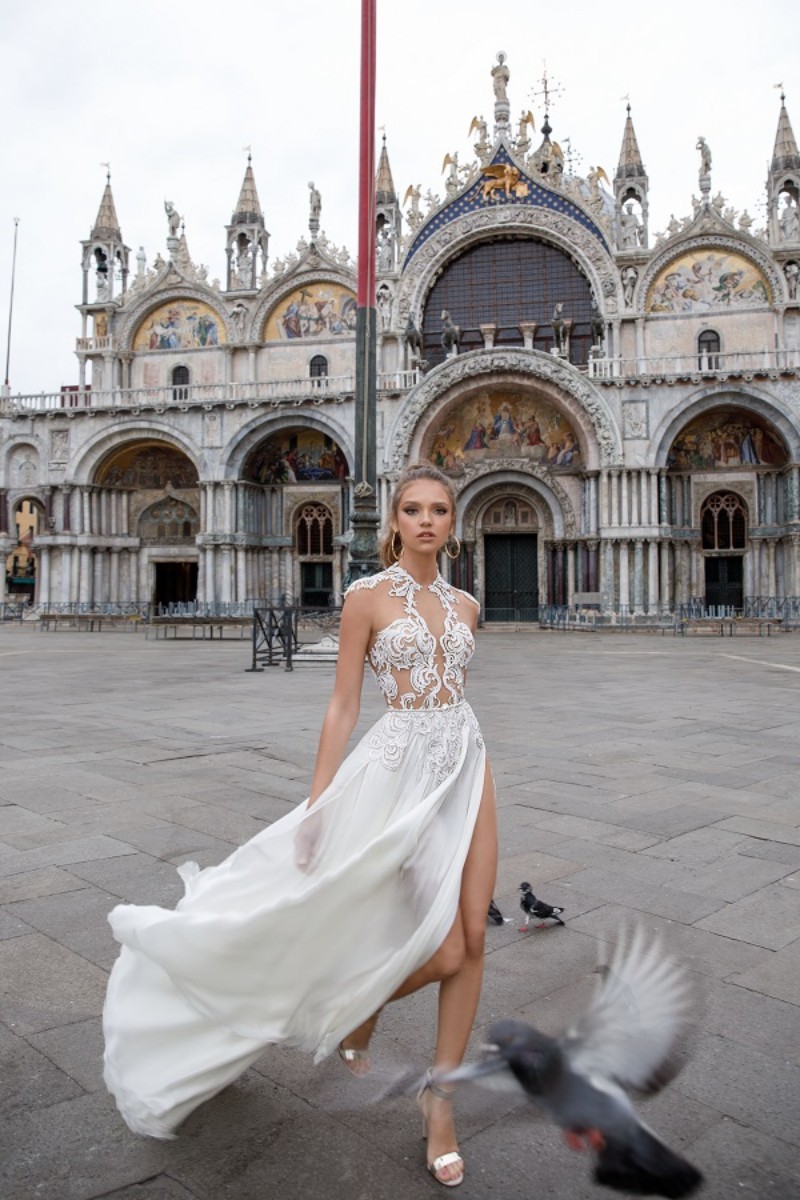 Fashion Lace Applique Wedding Dresses Beaded Thigh High Slits Gowns Plus Size Wedding Dress With Sash, Gold
Fashion Lace Applique Wedding Dresses Beaded Thigh High Slits Gowns Plus Size Wedding Dress With Sash, Gold