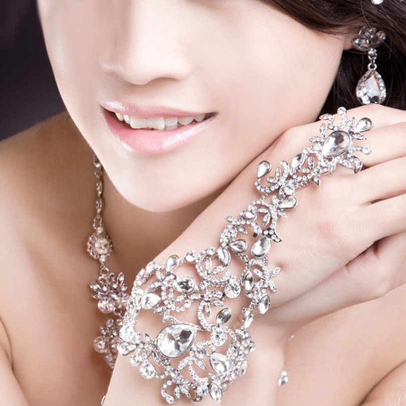 New Arrival Luxury Diamond Crystal Bridal Glove Wrist Fingerless Wedding Jewelry Bracelets for Bride Beaded Mariage Bride