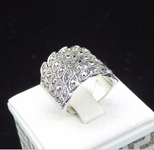 Ring Rushed Party 2017 New Wholesale Retro Fashion Jewelry Unique Thailand 925 Ring For Women fit Original Pandora Party 2017 Charm
Ring Rushed Party 2017 New Wholesale Retro Fashion Jewelry Unique Thailand 925 Ring For Women fit Original Pandora Party 2017 Charm