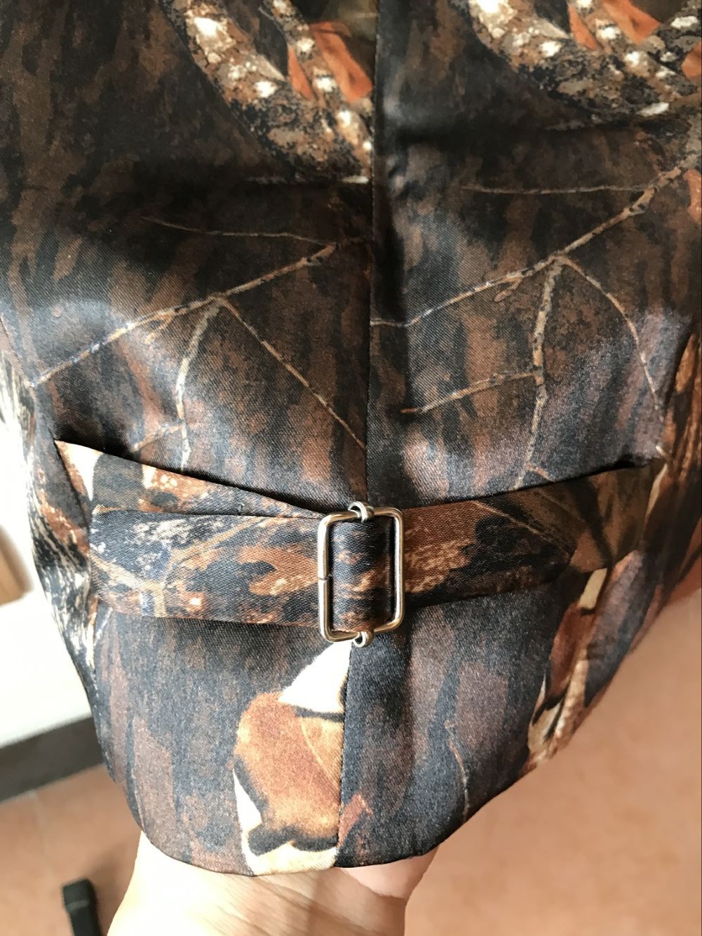 2017 New V Neck Camo Mens Wedding Vests Outerwear Groom Vest Realtree Spring Camouflage Slim Fit Mens Vests(Vest+Tie)