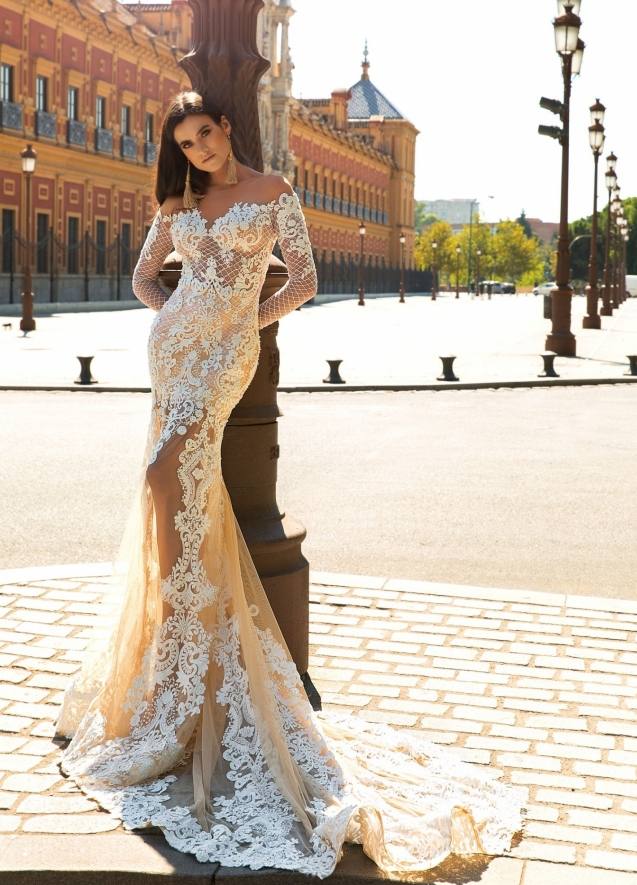 Beaded Applique Wedding Dresses Plunging Neck Long Sleeve Mermaid Bridal Gowns Court Train Plus Size Wedding Dress