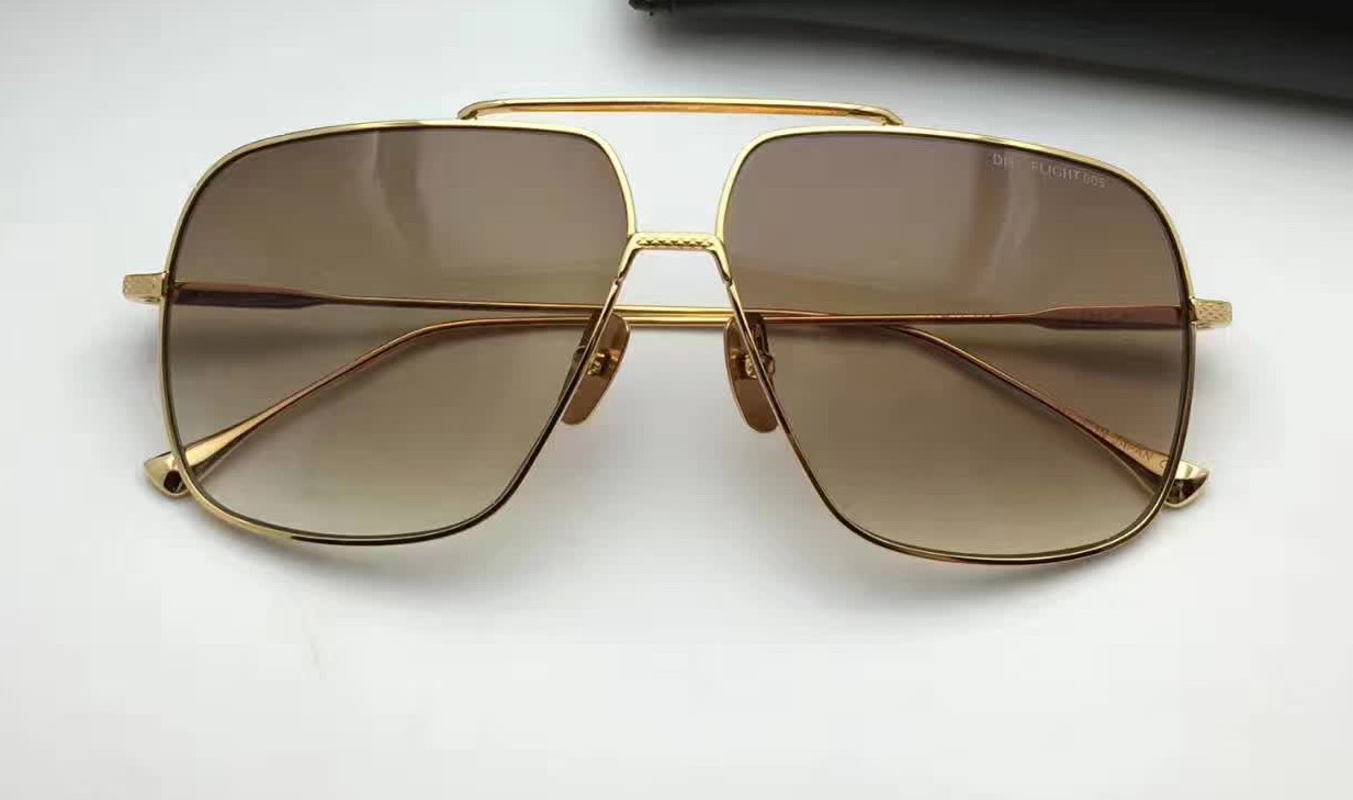 Men Square Sunglasses gold brown Gradient len Fashion vintage shades sunglasses eyewear New with case
Men Square Sunglasses gold brown Gradient len Fashion vintage shades sunglasses eyewear New with case