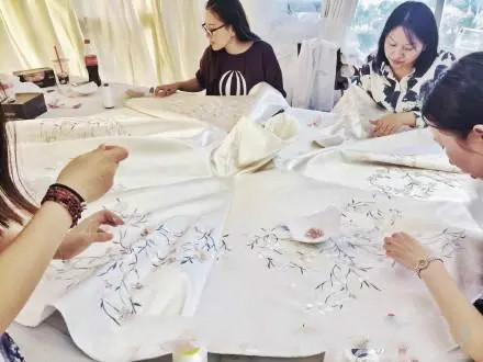 New champagne navy blue Mother Of The Bride Dresses Chiffon Pants Suit Wedding Plus Size Dress Beaded Ruffles Flowing Sheath Floor Length