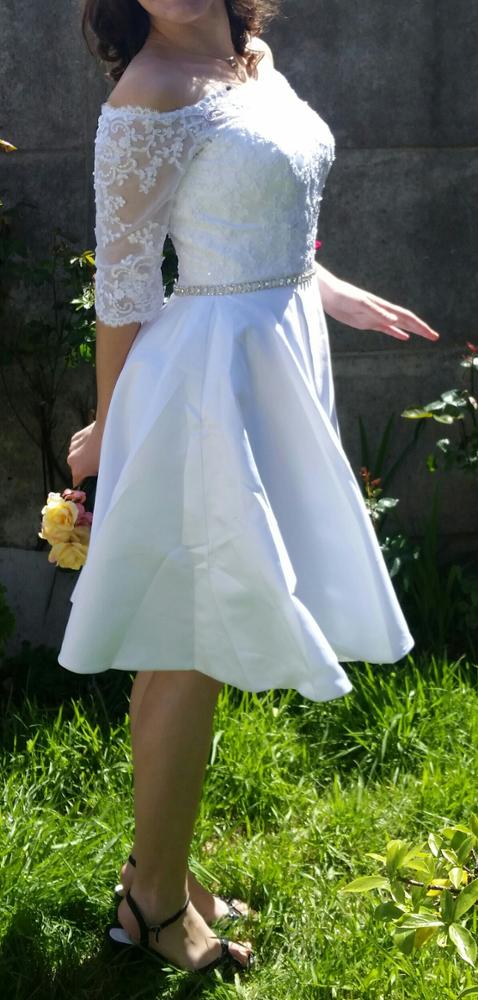 Beach Knee Length Wedding Dress Lace Applique Beaded Belt Half-sleeve Off the Shoulder Short Wedding Bridal Gowns Real Pictures