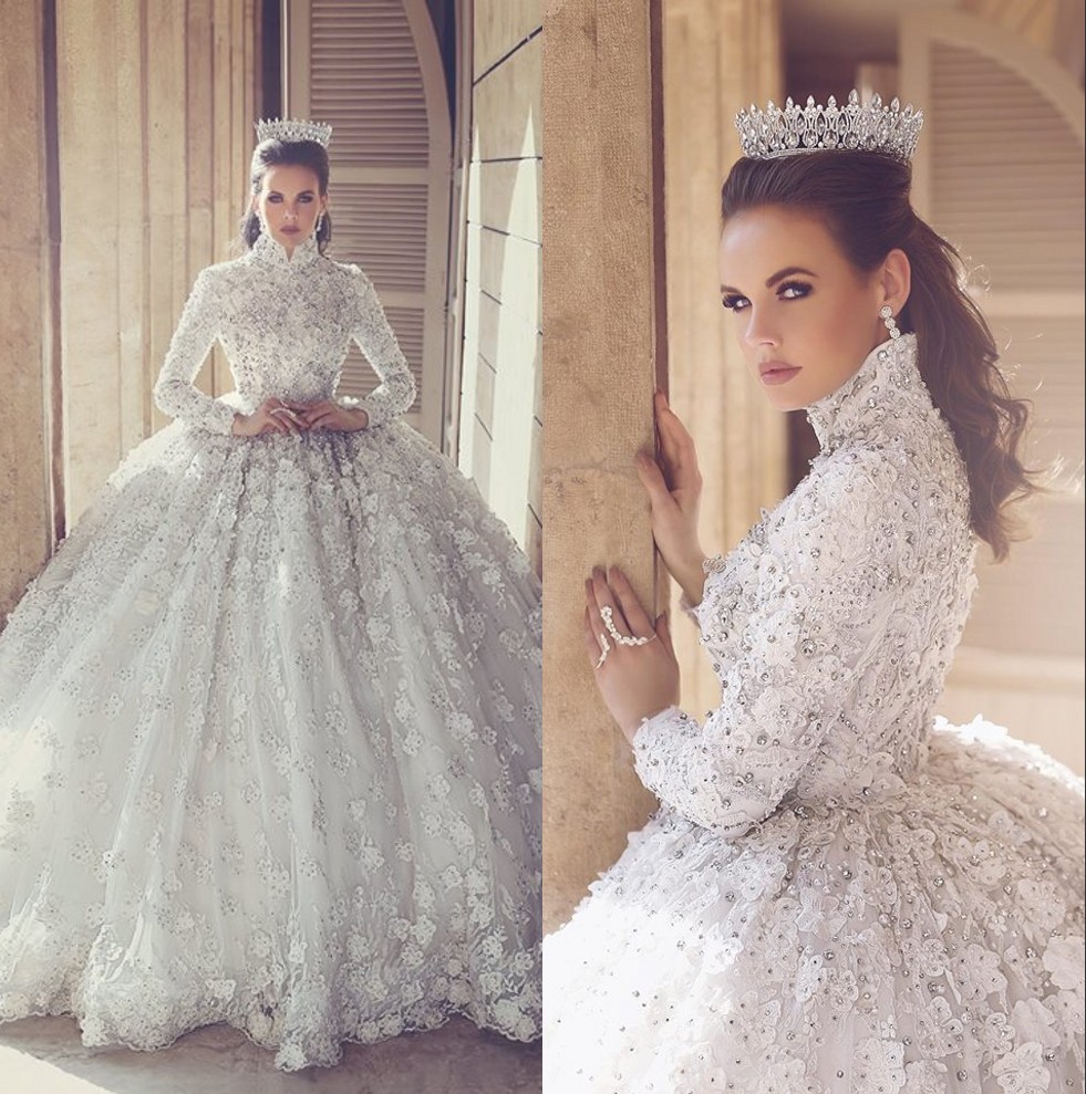 Luxury Lace Ball Gown Wedding Dresses With Long Sleeve 3D Floral Appliques High Neck Arabic Bridal Gowns Crystal Beaded Wedding Dress, Red & white
Luxury Lace Ball Gown Wedding Dresses With Long Sleeve 3D Floral Appliques High Neck Arabic Bridal Gowns Crystal Beaded Wedding Dress, Red & white