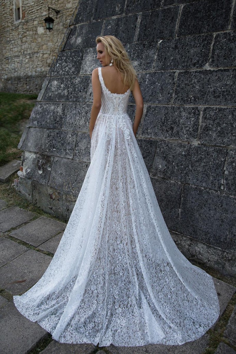 Backless Lace Applique Dress Spaghetti Neck Bridal Gowns Plus Size Sweep Train A Line Wedding Dresses Es es