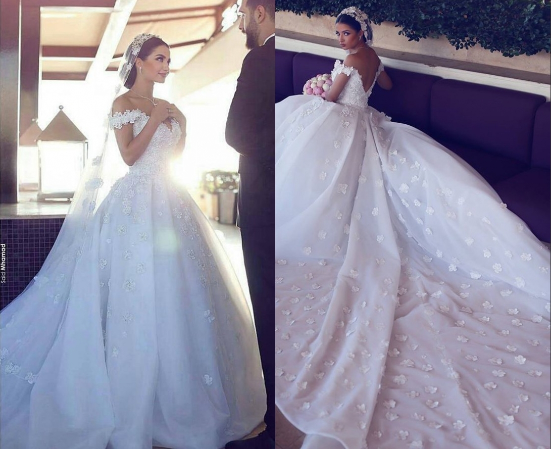 White Ball Gown Wedding Dress with Lace 3D Flowers Applique Off the Shoulder Chapel Train Tulle V Backless Bridal Custom Dress