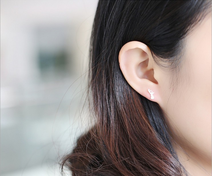 2017 new fashion cute animal stud earrings ,horn earrings for women