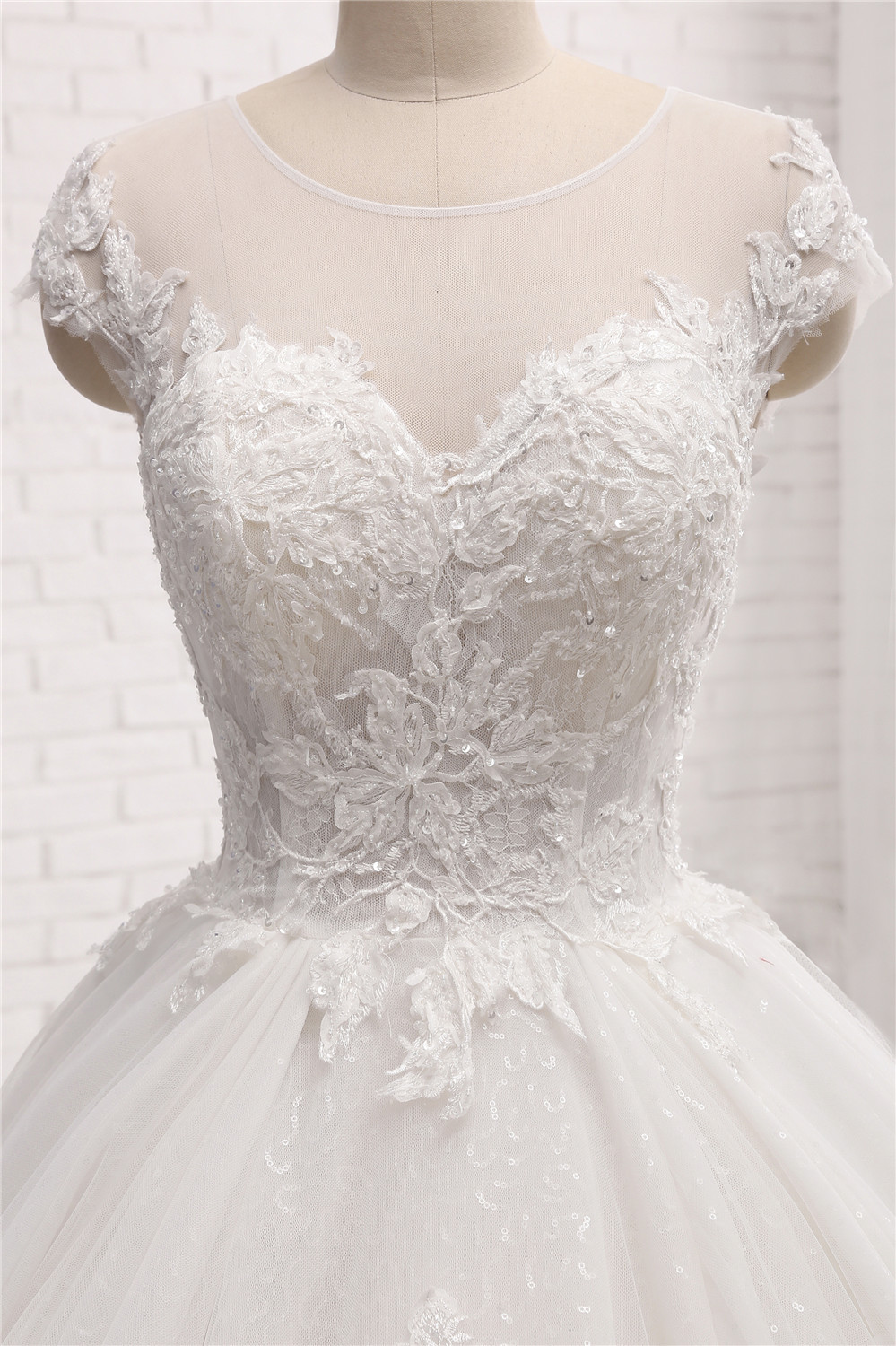 Vintage Vestido De Noiva Long Wedding Dress Scoop Cap Sleeve Ball Gown Chapel Train Beaded Lace Tulle Bride Dresses casamento