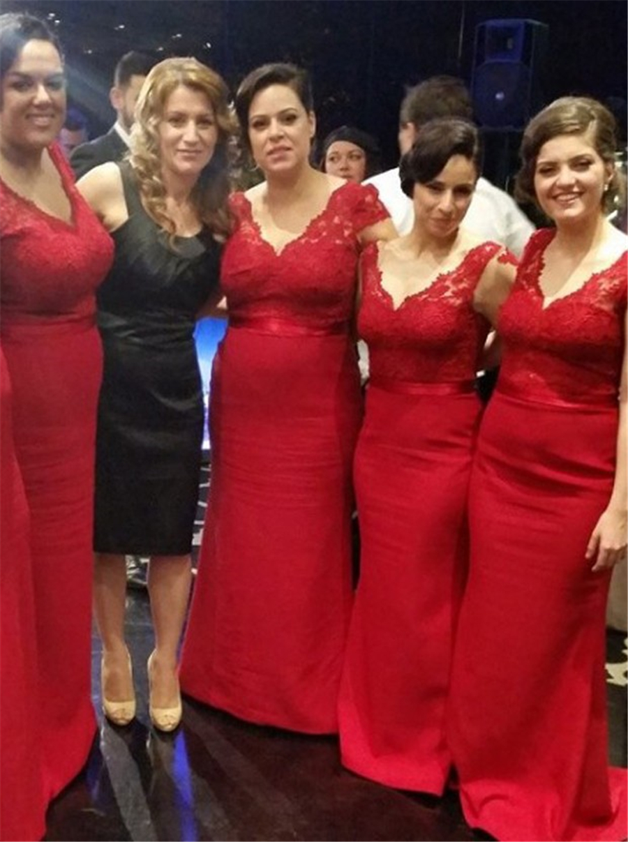 Elegant Mermaid V-Neck Sweep Train Red Bridesmaid Dress with Lace Applique Plus Size Chiffon Wedding Guest Dresses
Elegant Mermaid V-Neck Sweep Train Red Bridesmaid Dress with Lace Applique Plus Size Chiffon Wedding Guest Dresses