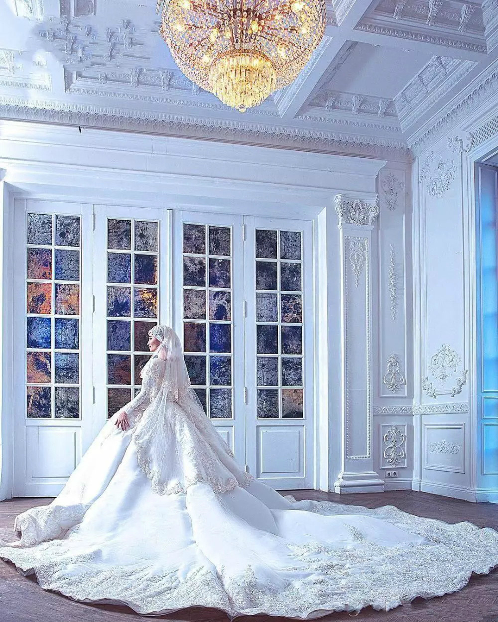 Dubai Muslim Luxury Lace Ball Gown Wedding Dresses Chapel Train Full Beads Applique Long Sleeve Wedding Dress African Plus Size Bridal Gowns