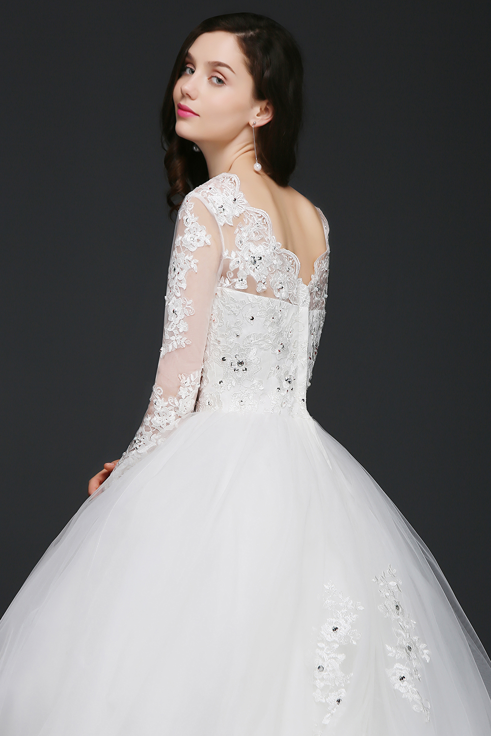 Stock Ball Gown Dresses Long Sleeves Sheer Jewel Neck Dubai Wedding Gowns With Appliques Crystal Sexy Backless Vestido De Novia Best 6660311